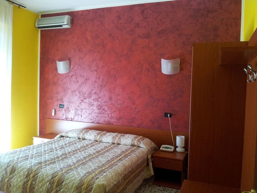 Hotel Frejus 3*